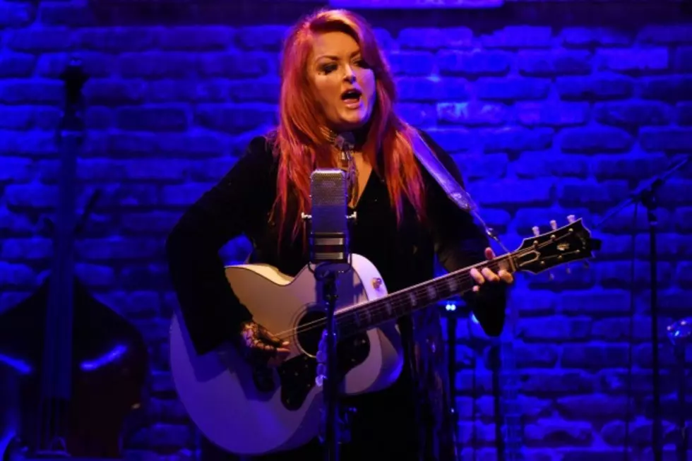 Wynonna Judd&#8217;s Tour Bus Catches Fire