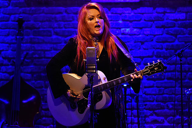 Wynonna&#8217;s Solo Career Exploded 25 Years Ago Today [VIDEO]