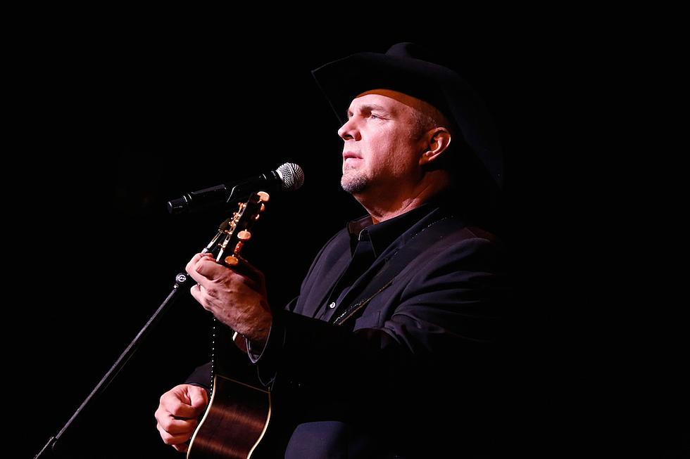 Garth Brooks Celebrates His Birthday With Trisha, the Steelers and Thousands of Fans