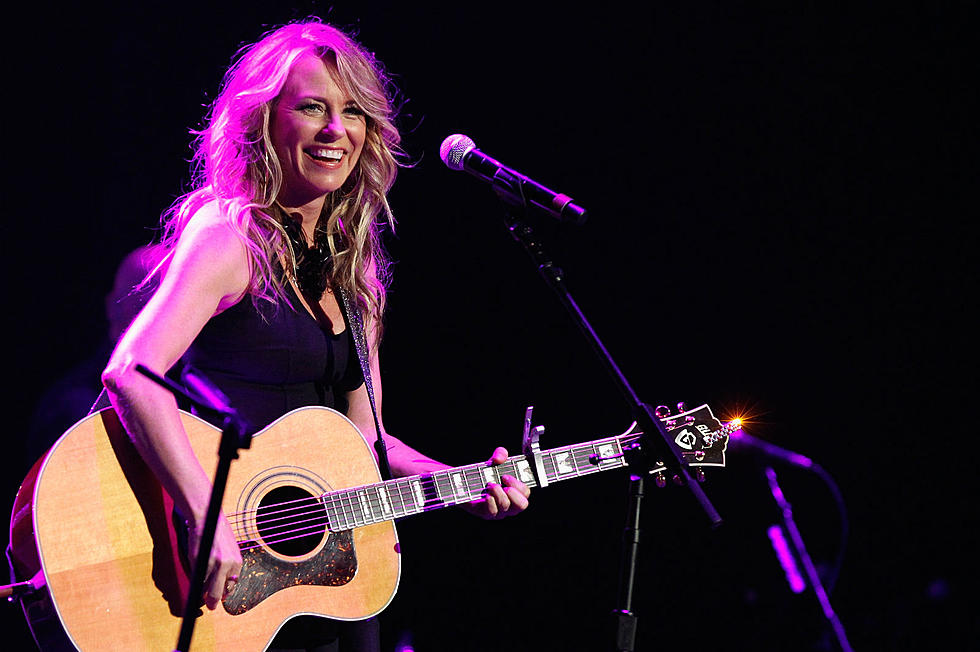 Deana Carter Shaved Her Legs 19 Years Ago Today [VIDEO]