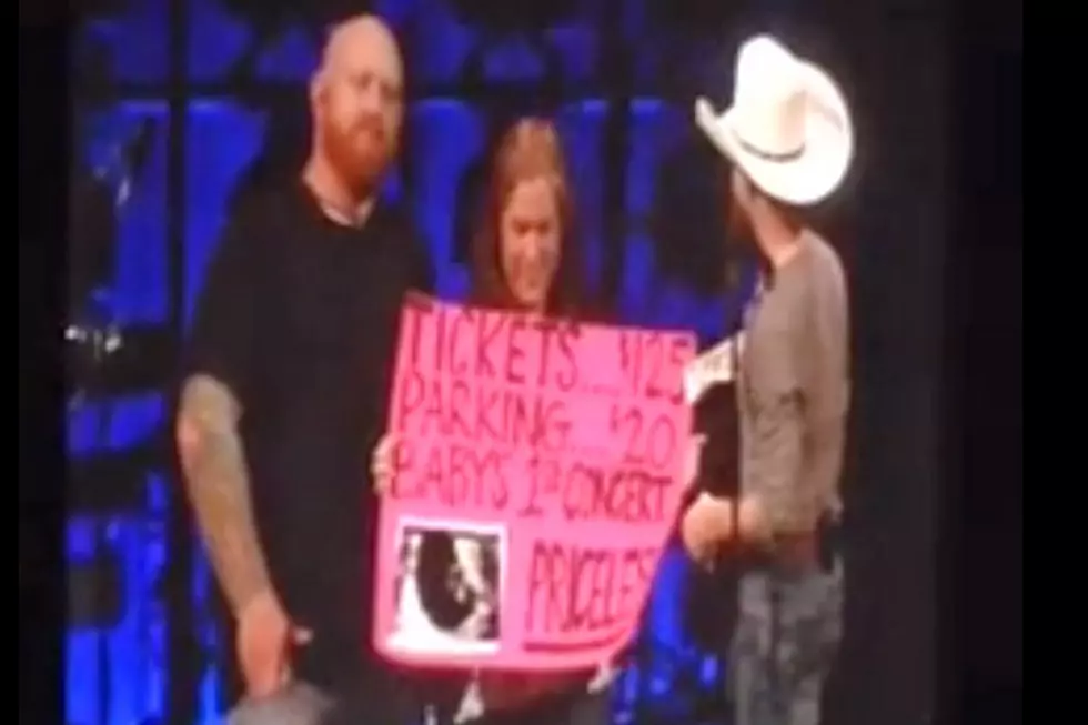 Justin Moore Pays Back Expecting Couple During Mississippi Concert