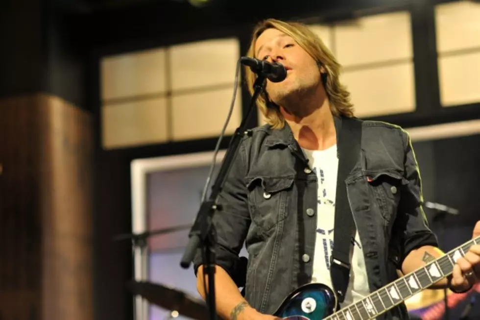 Keith Urban Makes Teacher&#8217;s Day at Jazz Fest in New Orleans [VIDEO]
