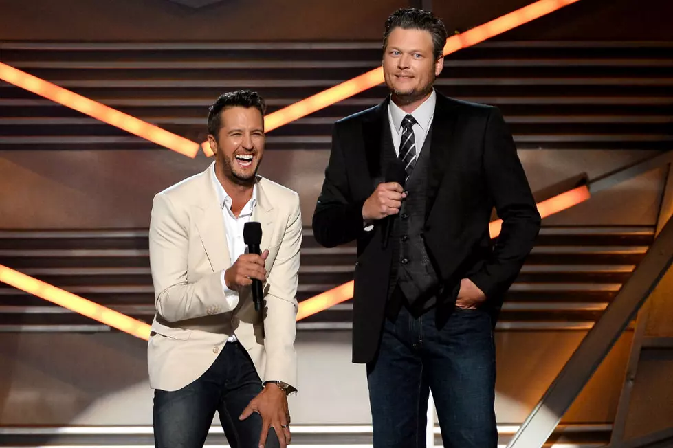 Luke Bryan and Blake Shelton Get Kicked Off AT&#038;T Stadium Lawn [Watch]