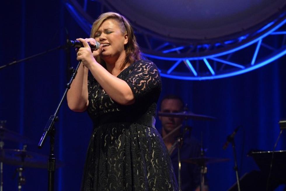 Kelly Clarkson Responds to &#8216;Fat Shaming&#8217; Tweets