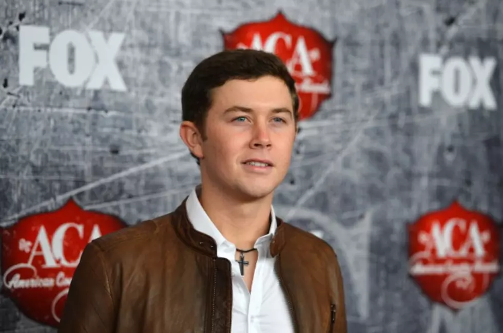 Scotty McCreery Unknowingly Helps Couple Get Engaged