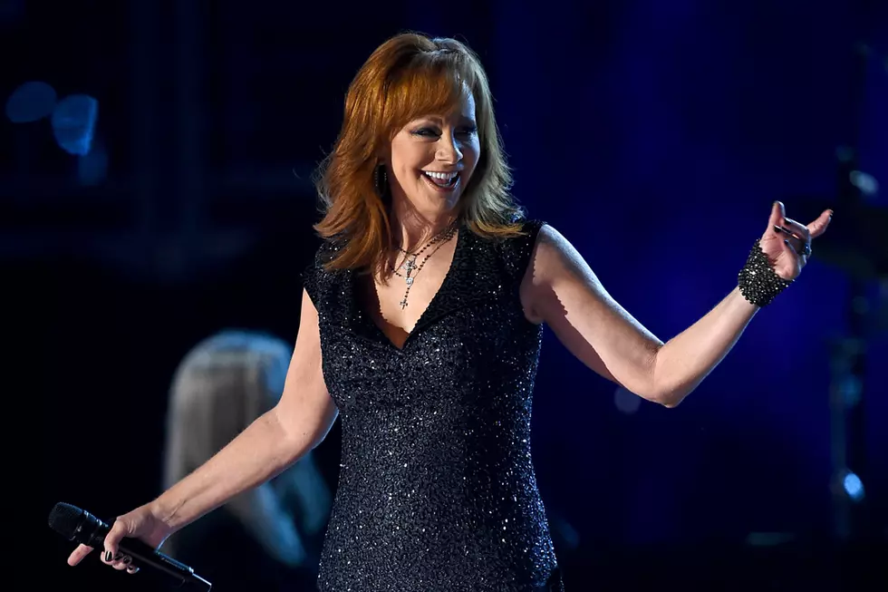 Reba McEntire Honored With Iconic Milestone Award at 2015 ACMs