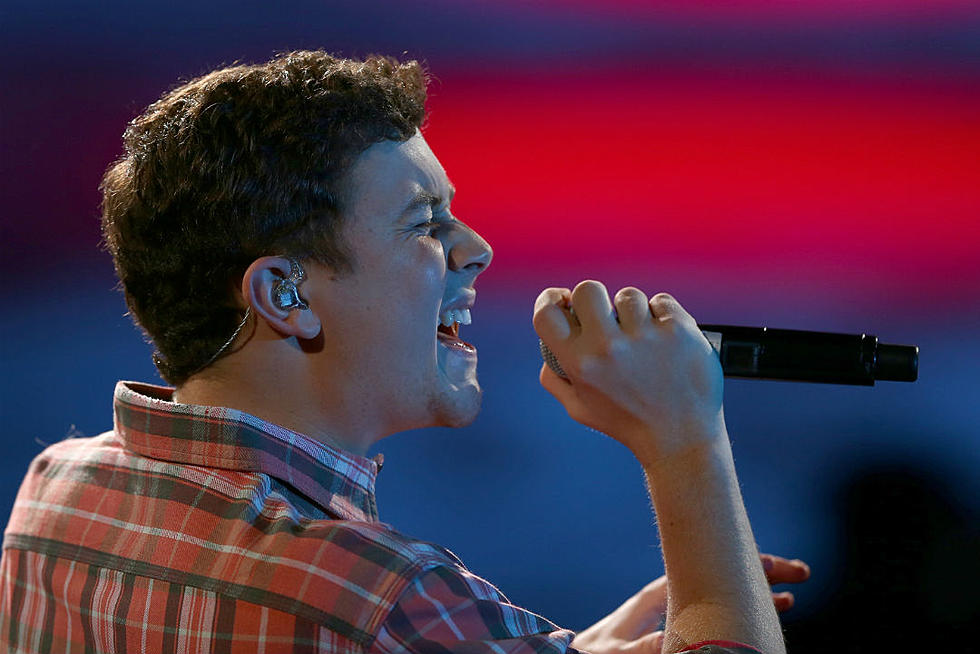 McCreery Sings With His Mom