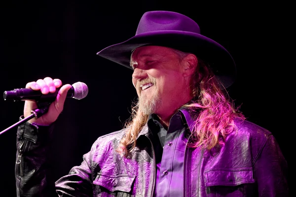 Trace Adkins Signs With Broken Bow Records Label Group