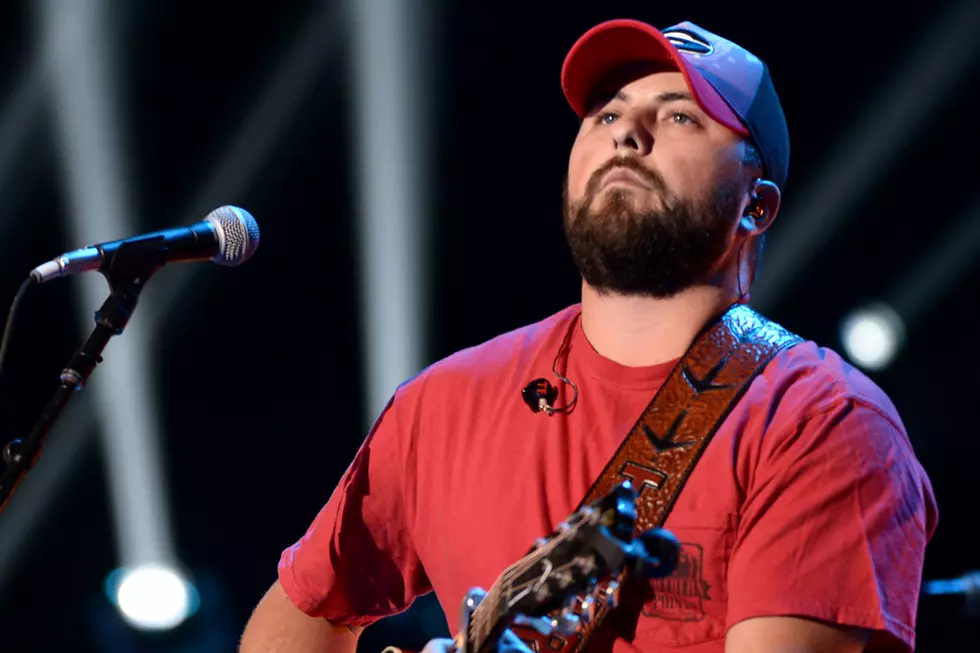 Tyler Farr Explains Why Girls Look 'Better in Boots'
