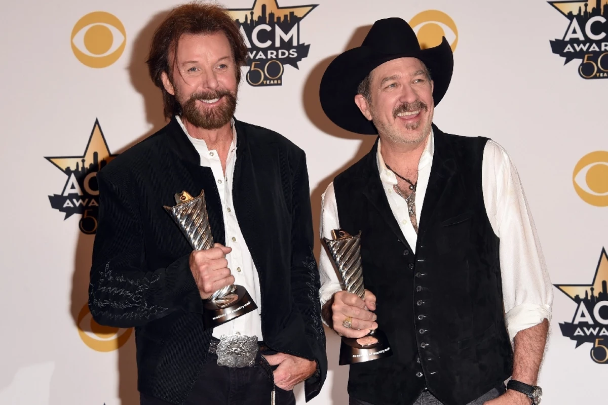 Brooks & Dunn Reunite to Receive 2015 ACM Milestone Award