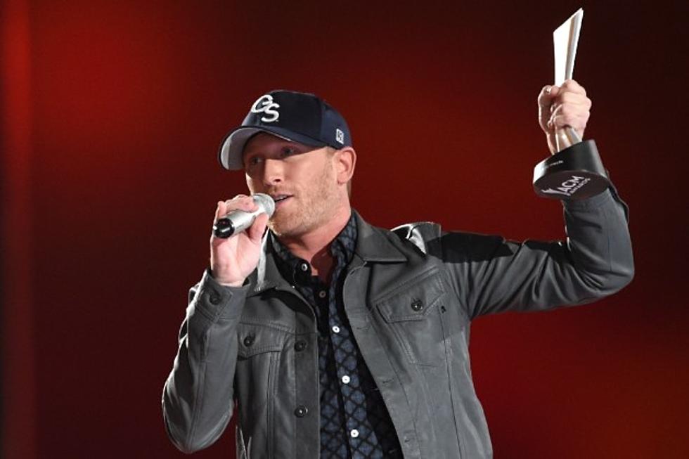 Cole Swindell Wins New Artist of the Year at 2015 ACM Awards