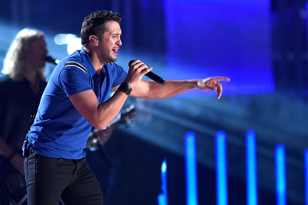 Luke Bryan Brings a Rock Show to 2015 ACM Awards With ‘I See You’