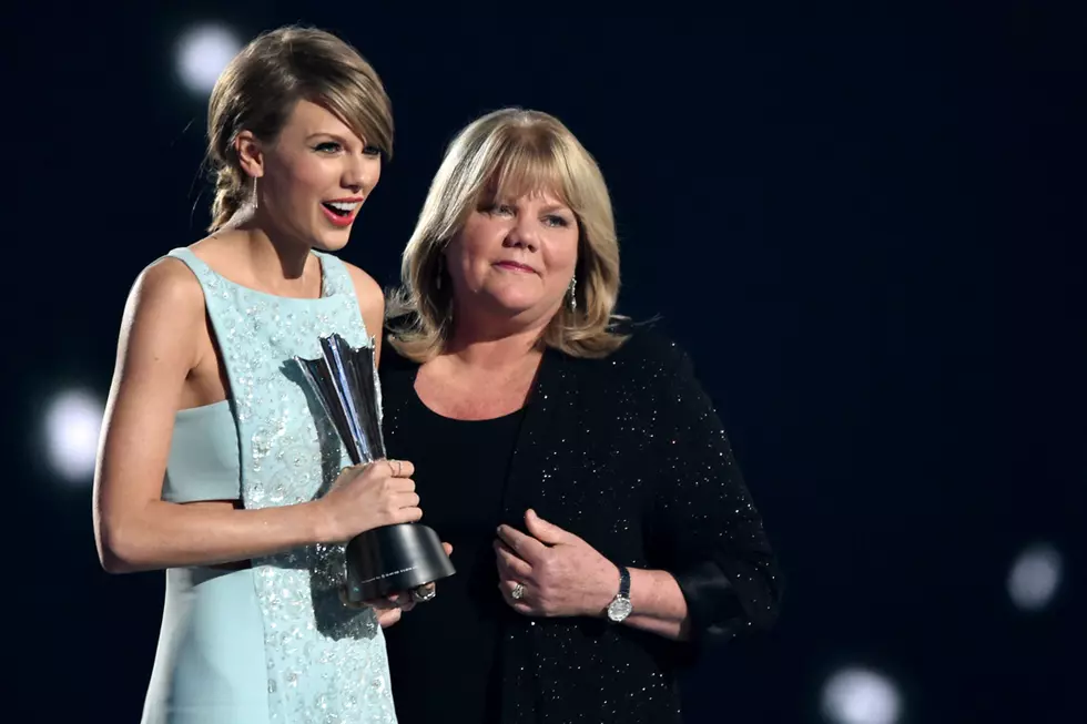 Taylor Swift&#8217;s Mom Is Basically Her Therapist