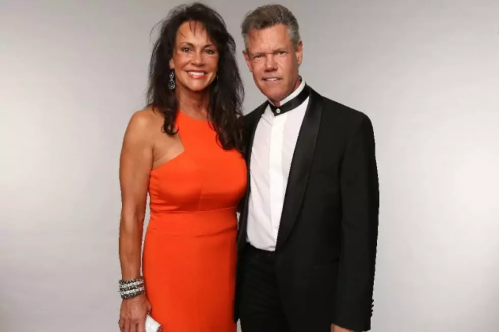 Randy Travis and Mary Davis Are Married!