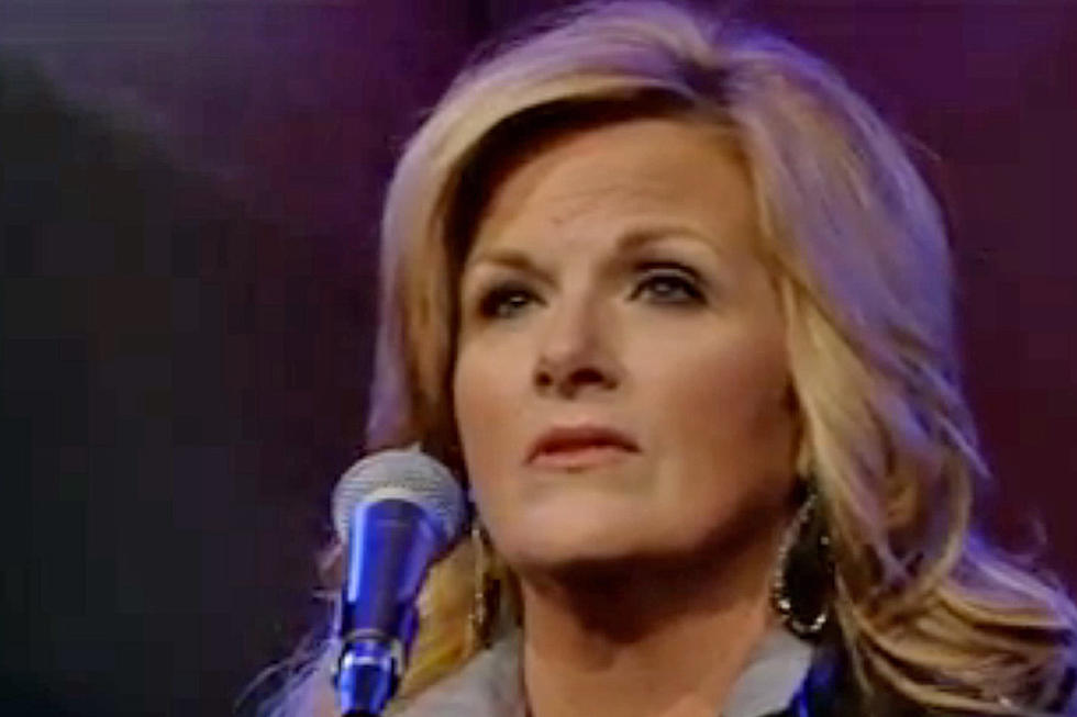Trisha Yearwood and Sister Sing Emotional ‘I Remember You’ for Late Mother