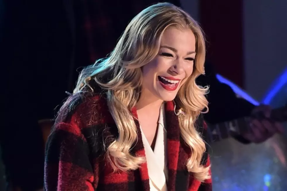 LeAnn Rimes Sets Off Fire Alarm During Airplane Flight
