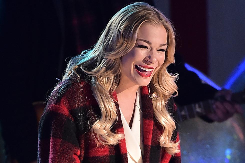 LeAnn Rimes Bringing Christmas on the Road With Tour, New Holiday Album