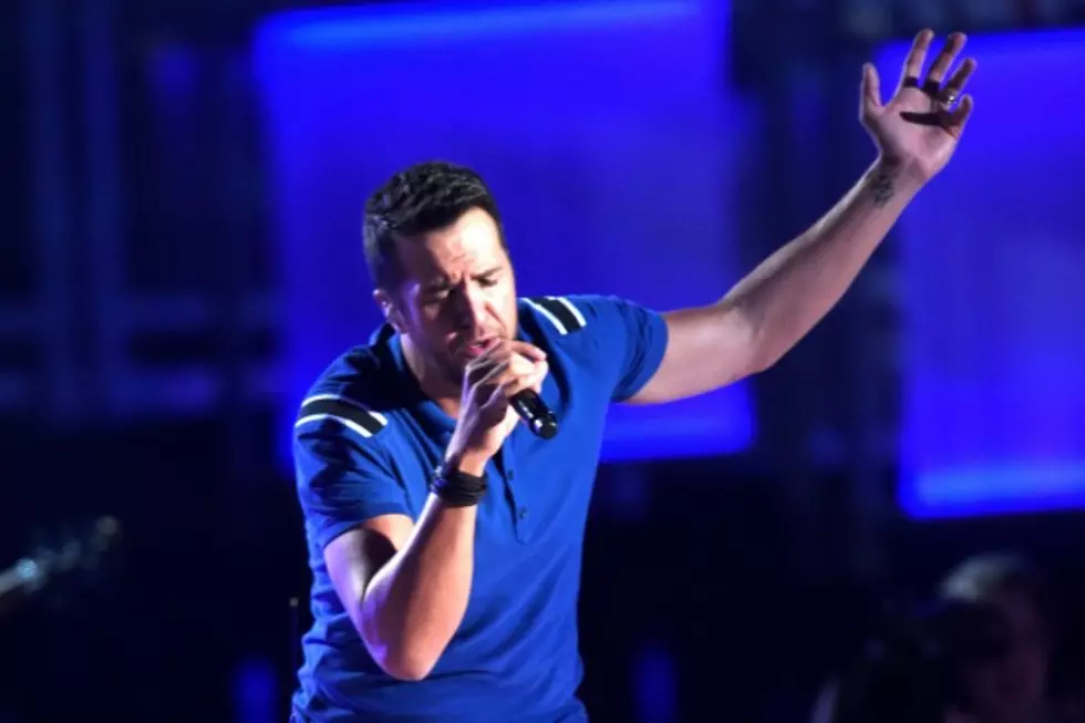 Luke Bryan Debuts New Single &#8216;Kick the Dust Up&#8217; on &#8216;The Voice&#8217;