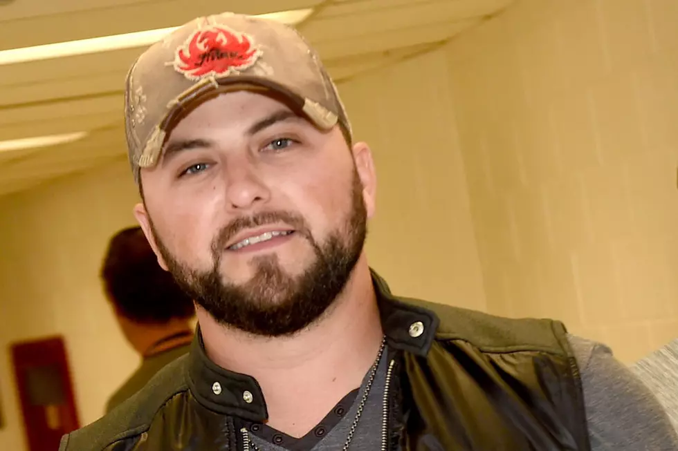 Tyler Farr Gains Third No. 1 With 'A Guy Walks Into a Bar'