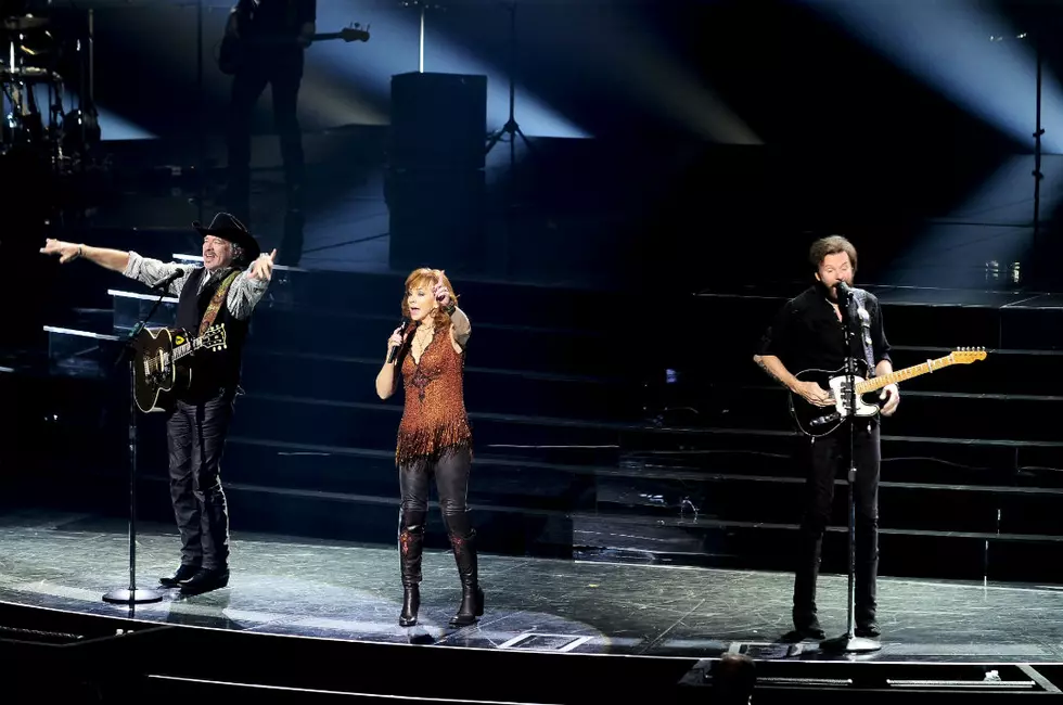 Reba McEntire Joins Forces With Brooks and Dunn for Vegas Spectacular [Pictures]