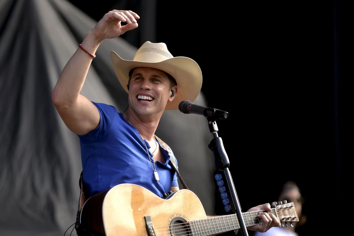 Dustin Lynch to Embark on First Headlining Tour this Fall
