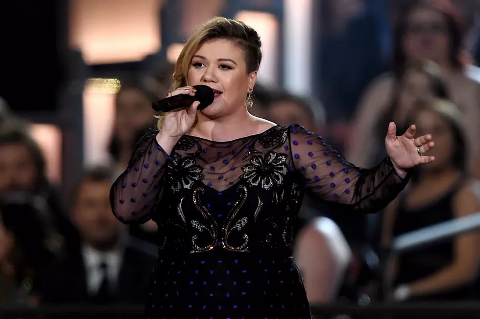 Kelly Clarkson Covers Taylor Swift’s ‘Blank Space’ [Watch]