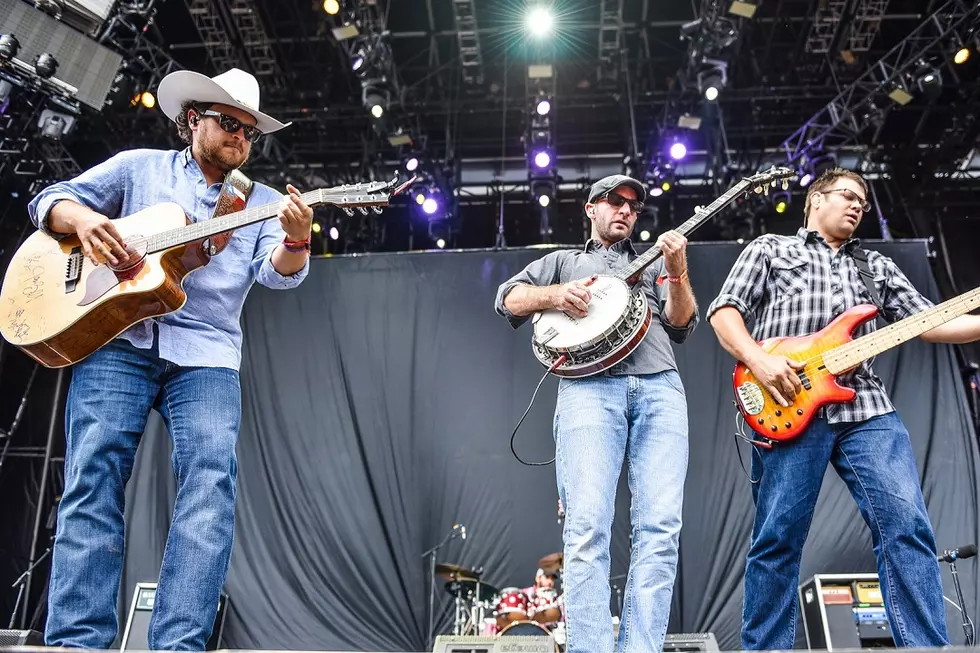Josh Abbott Band Win New Fans at 2015 Taste of Country Festival