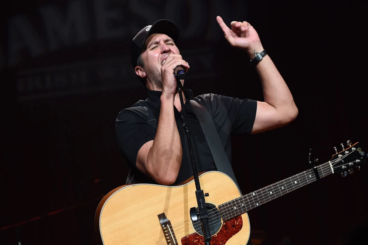Luke Bryan Previews New Song, 'Fast,' From 'Kill the Lights'