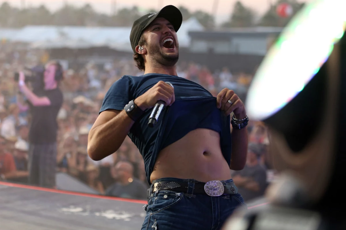 Luke Bryan Discusses That Shirtless Beach Picture