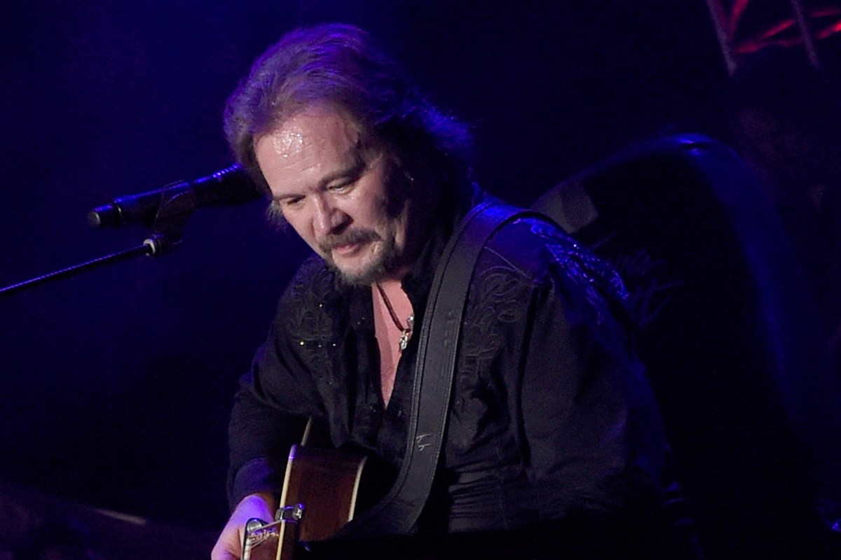 Fire Threatens Travis Tritt's Home