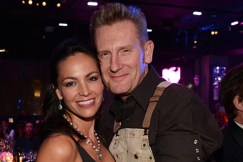 Joey Feek All Smiles as She Spends Time With Baby Indiana, Family