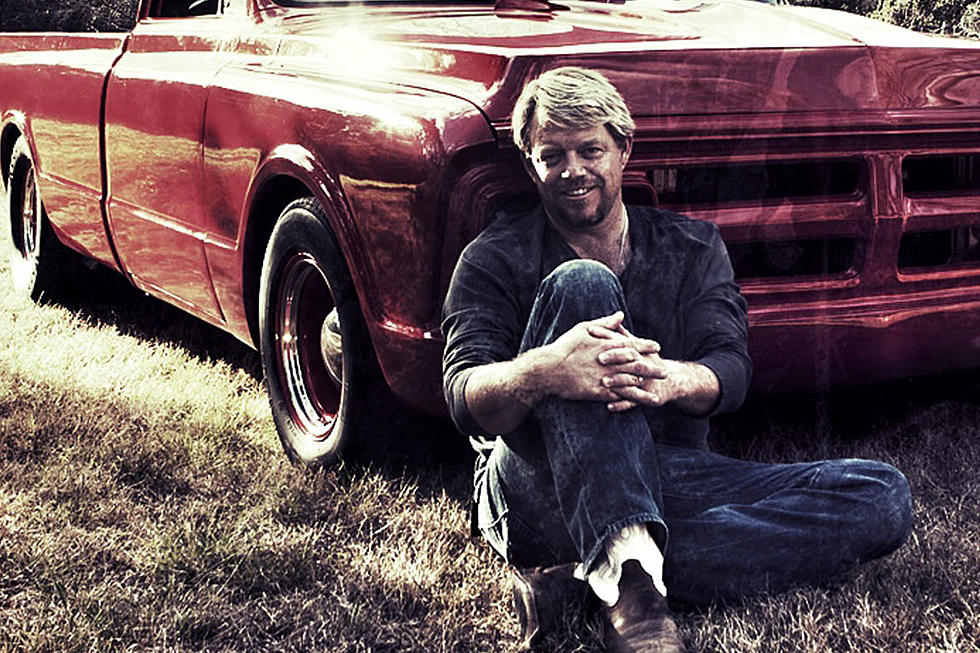 Pat Green’s New Single ‘Friday’s Comin’ Was Inspired by an Auction Dog
