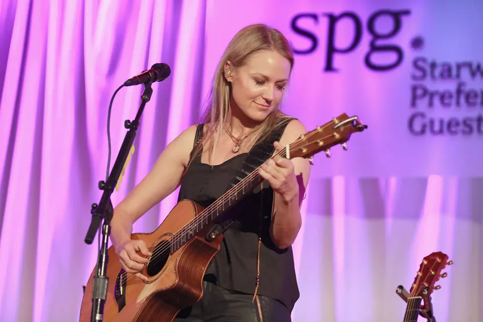 Watch Jewel Perform 'My Father's Daughter' on the Opry
