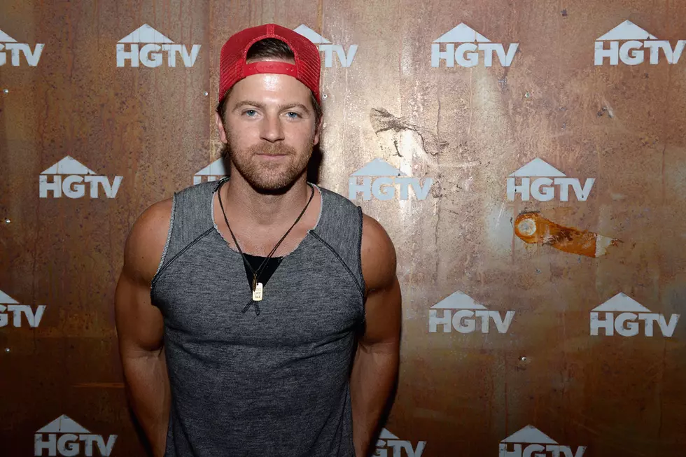 Kip Moore Announces Skating Fundraiser Featuring Tony Hawk