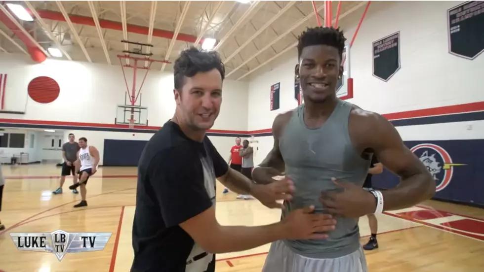 Luke Bryan Tests Basketball Skills Against Chicago Bulls’ Jimmy Butler [Watch]