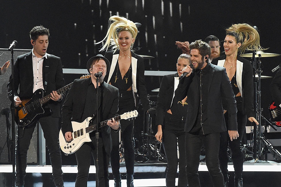Thomas Rhett Performs With Fall Out Boy at the 2015 CMA Awards