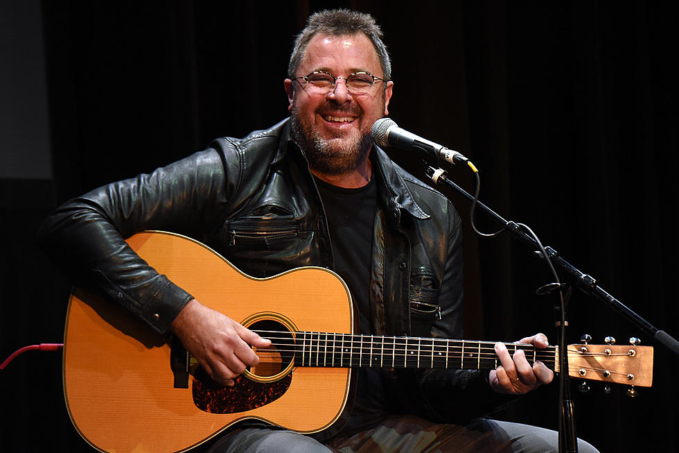 Vince Gill Announces More Tour Dates to Round Out 2018
