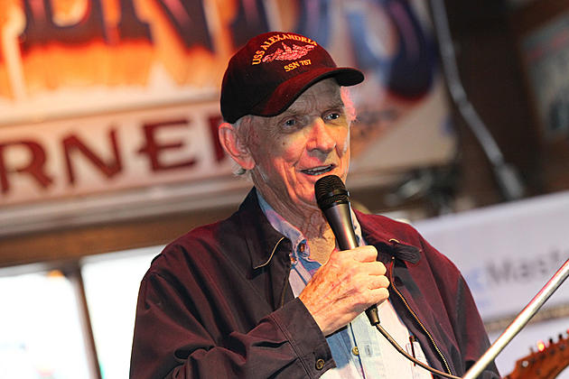 Mel Tillis Goes Home From the Hospital, Asks for Continued Prayers