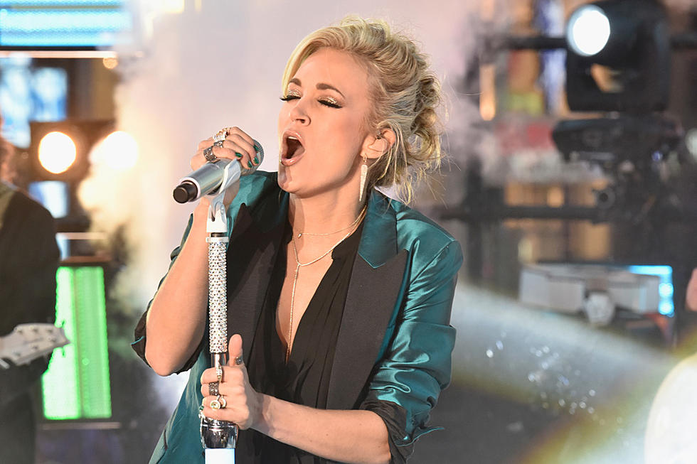 Carrie Underwood Celebrates New Year’s Eve in New York City