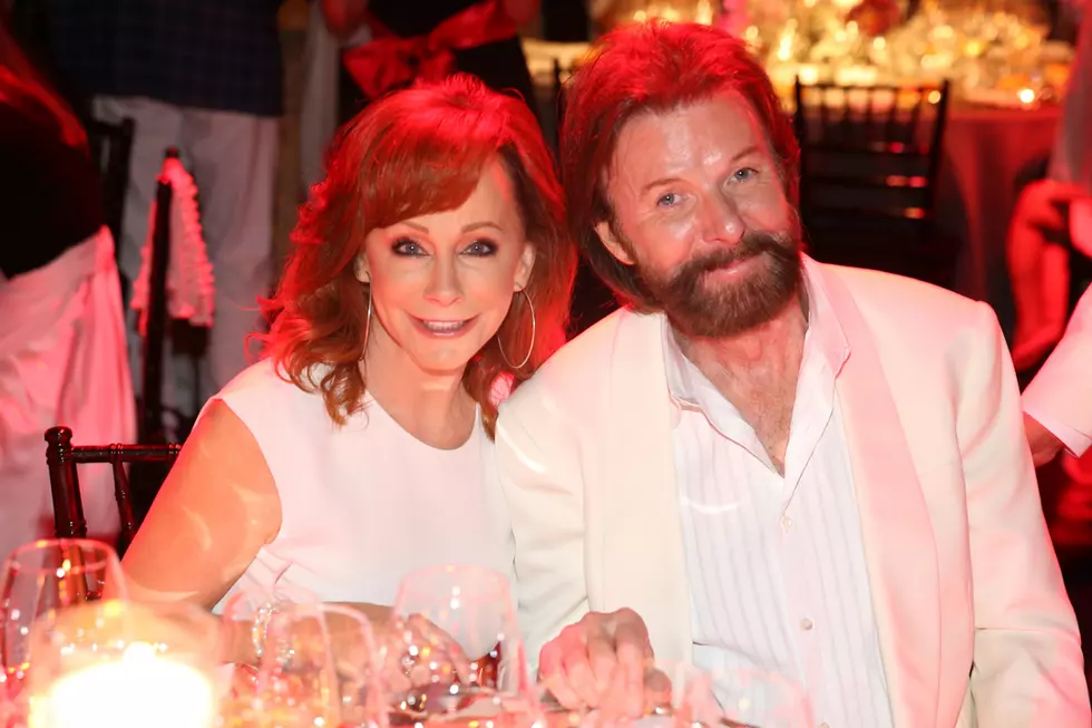 Ronnie Dunn Restoring Vintage Airstream for Reba McEntire