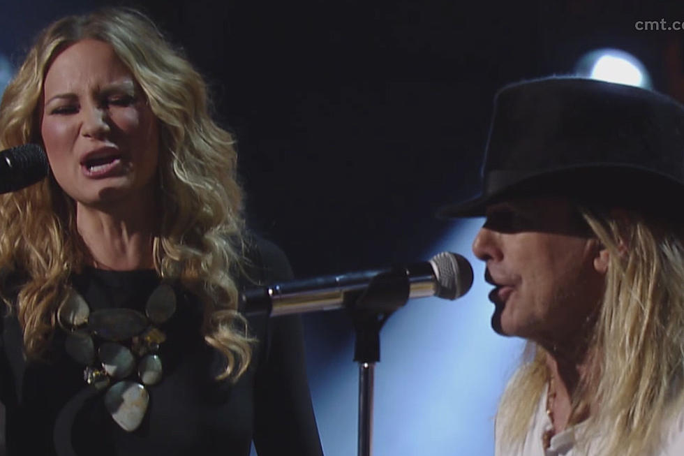 Jennifer Nettles Performs ‘I Want You To Want Me’ With Cheap Trick [Watch]