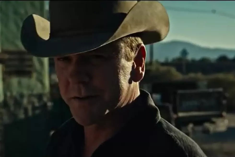 Kiefer Sutherland Goes Country