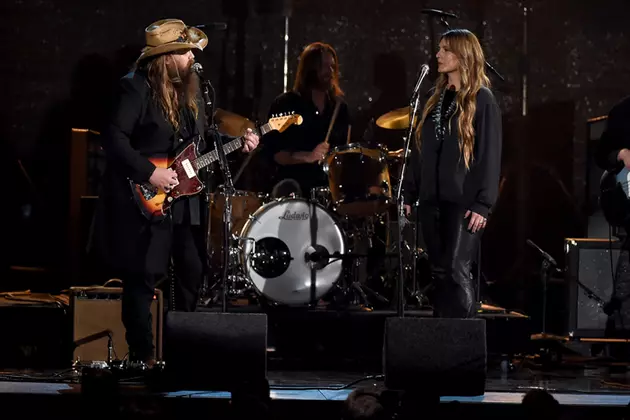 Chris Stapleton Tears Up &#8216;Fire Away&#8217; at 2016 ACM Awards