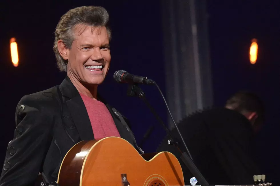 Randy Travis Receives 2016 Artist Career Achievement Award