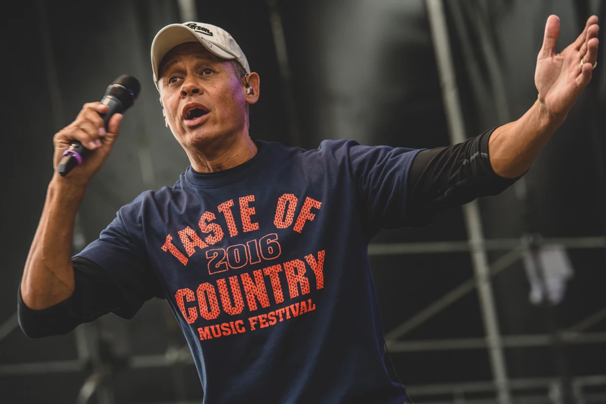 Neal McCoy Offers Free Online Concert to Fans Friday Night
