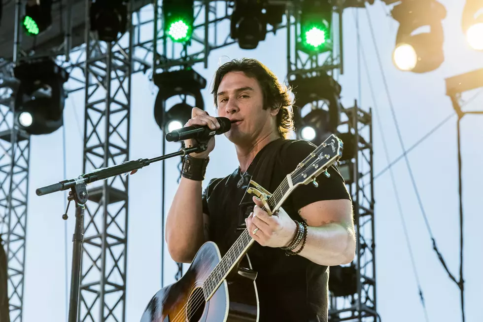 Joe Nichols Pays Tribute to Hank, Merle and Mix-a-Lot at Country Jam