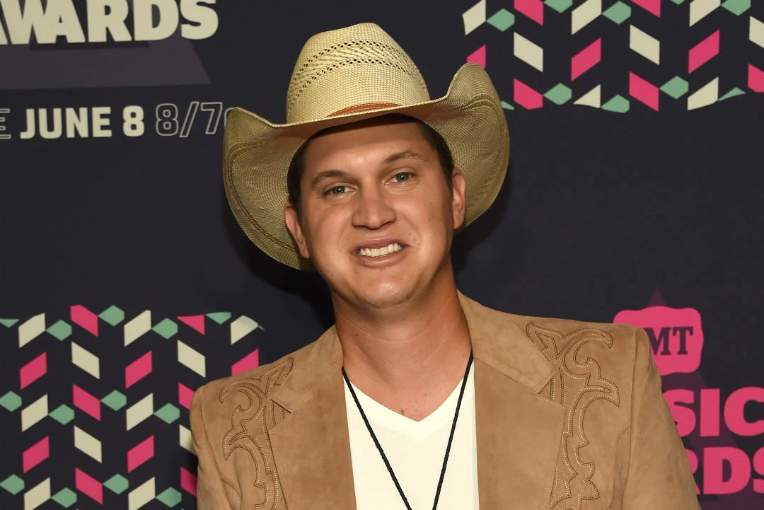 Jon Pardi 'Expecting an Award' for 'Head Over Boots' Video