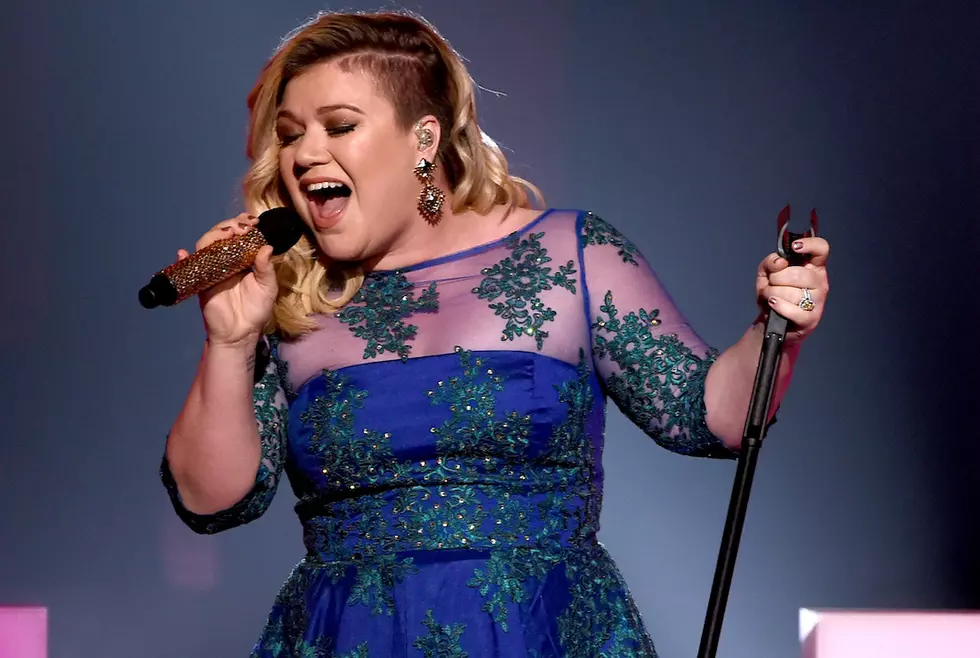 Kelly Clarkson Joins Atlantic Records, Plans to Release ‘Soulful’ Album