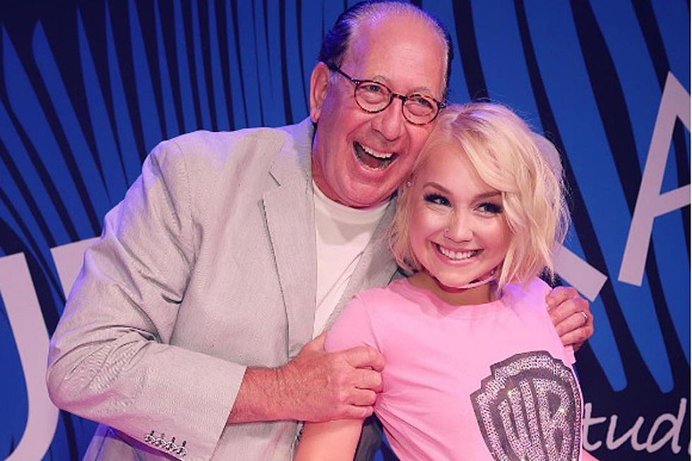 RaeLynn Signs Deal With Warner Brothers