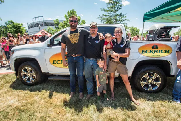 Randy Houser Helps Give Military Vet a Father’s Day to Remember